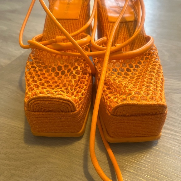 Bottega Veneta Orange Stretch Net Lace-Up Heels EU 38 - Picture 8 of 12